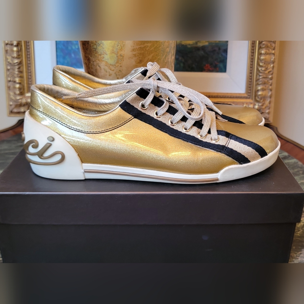 GUCCI Womens Metallic Gold Patent Leather Black Logo Sneaker 39 39.5 C EXCL COND